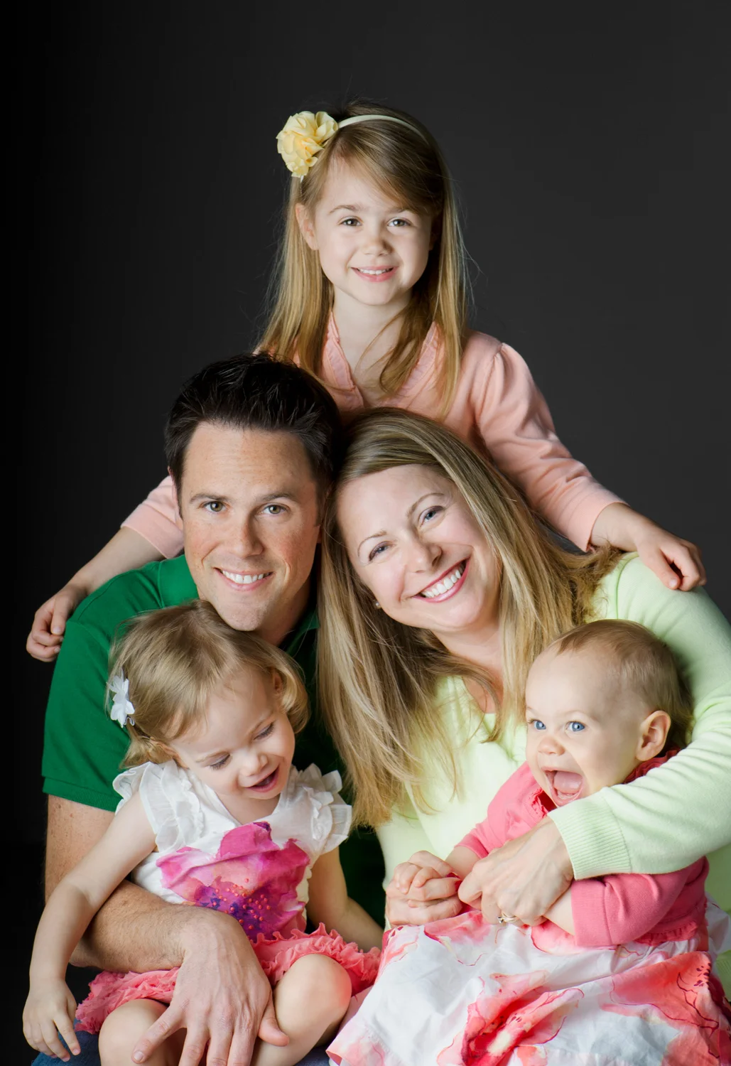 Nicole is a Chicago-based child photographer, family, baby photographer, commercial photographer, specializing in children's photography in Chicago, the Chicago North Shore suburban area and San Diego.