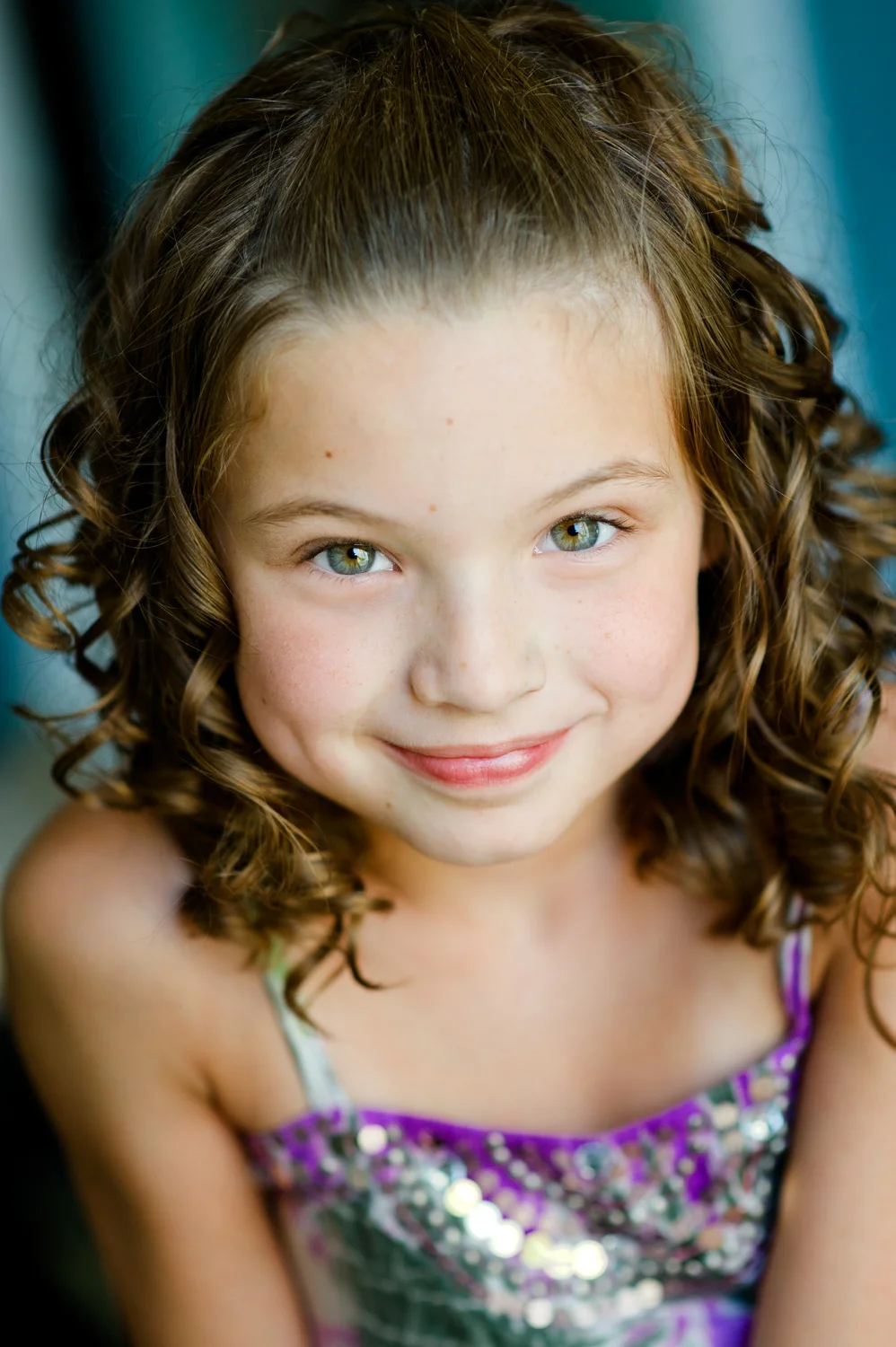 Nicole is a Chicago-based child photographer, family, baby photographer, commercial photographer, specializing in children's photography in Chicago, the Chicago North Shore suburban area and San Diego.
