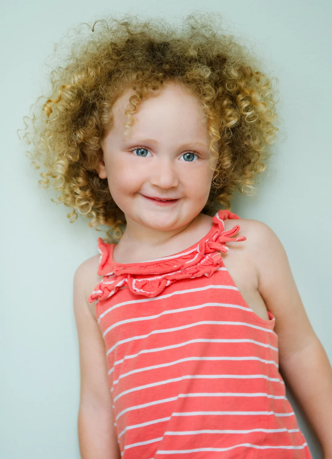 Nicole is a Chicago-based child photographer, family, baby photographer, commercial photographer, specializing in children's photography in Chicago, the Chicago North Shore suburban area and San Diego.