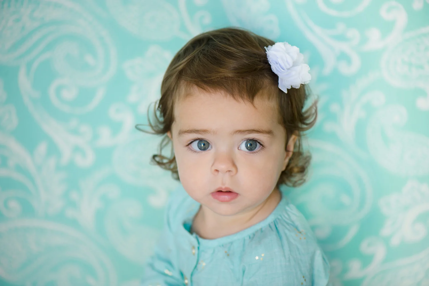 Nicole is a Chicago-based child photographer, family, baby photographer, commercial photographer, specializing in children's photography in Chicago, the Chicago North Shore suburban area and San Diego.
