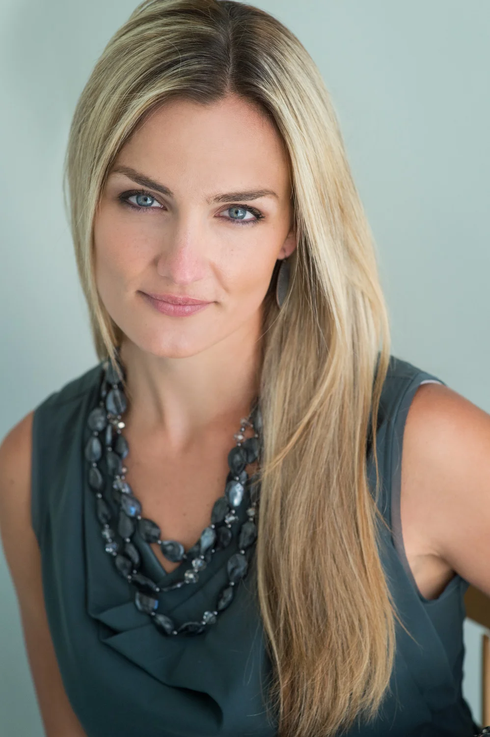 Nicole is a Chicago-based child photographer, family, baby photographer, commercial photographer, specializing in children's photography in Chicago, the Chicago North Shore suburban area and San Diego.