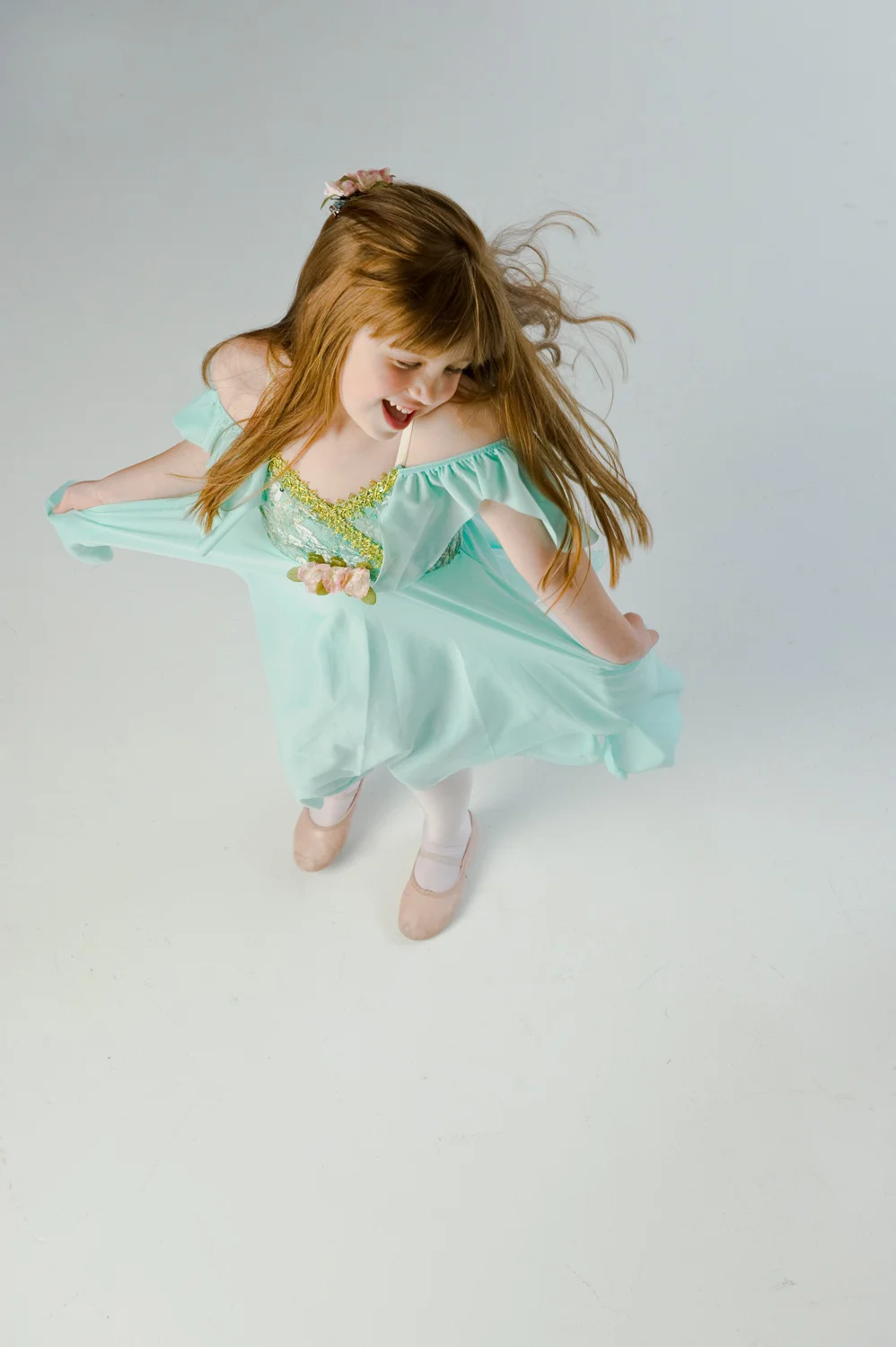 Nicole is a Chicago-based child photographer, family, baby photographer, commercial photographer, specializing in children's photography in Chicago, the Chicago North Shore suburban area and San Diego.