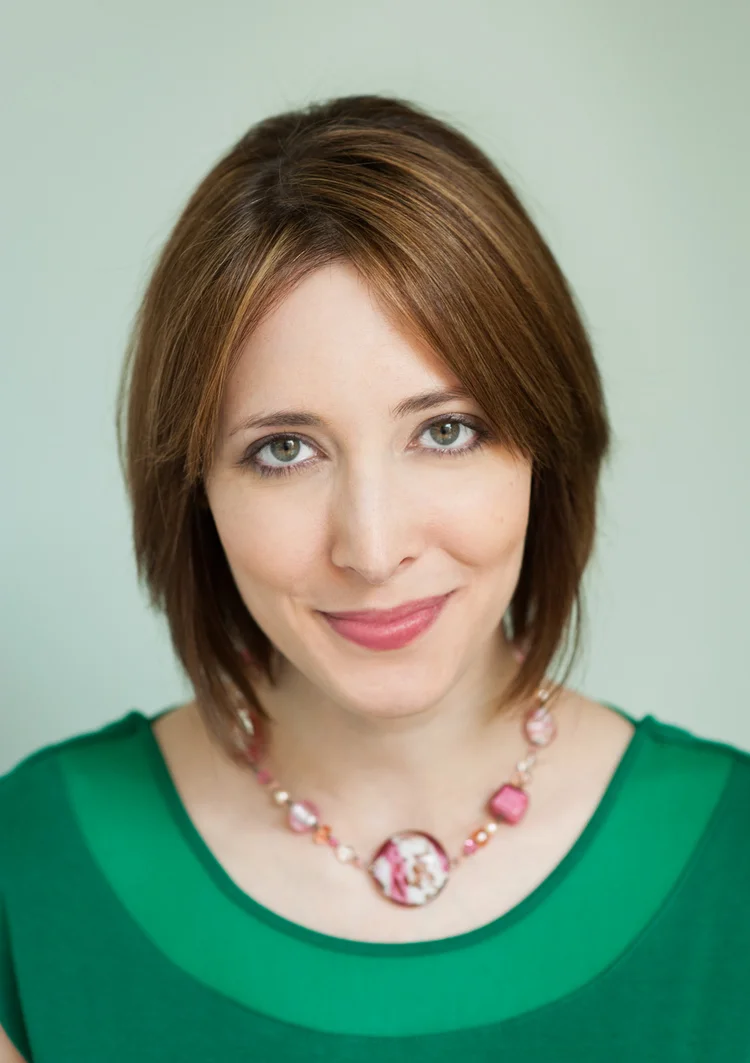 Nicole is a Chicago-based child photographer, family, baby photographer, commercial photographer, specializing in children's photography in Chicago, the Chicago North Shore suburban area and San Diego.