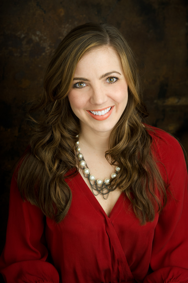 Nicole is a Chicago-based child photographer, family, baby photographer, commercial photographer, specializing in children's photography in Chicago, the Chicago North Shore suburban area and San Diego.