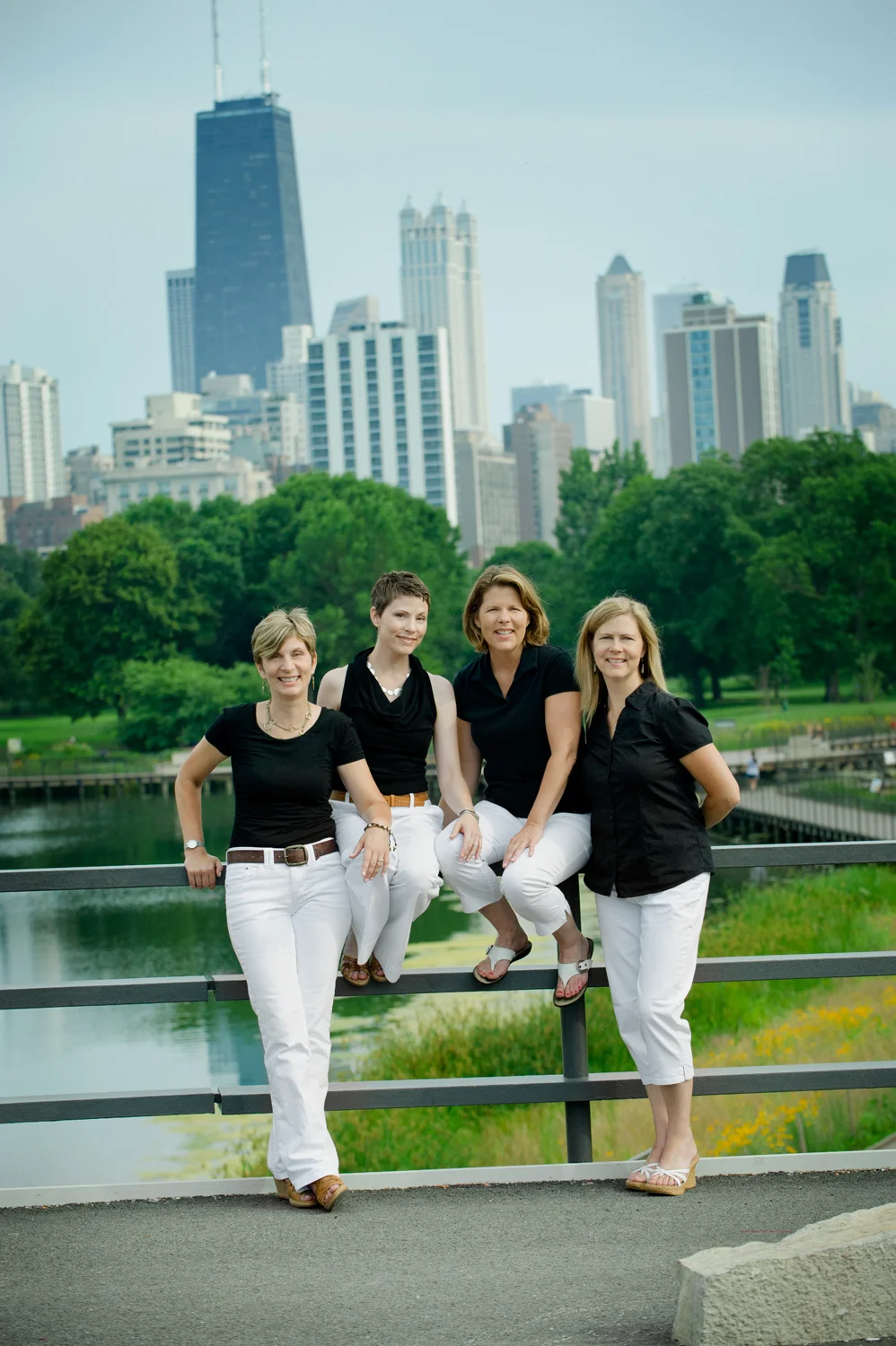 Nicole is a Chicago-based child photographer, family, baby photographer, commercial photographer, specializing in children's photography in Chicago, the Chicago North Shore suburban area and San Diego.