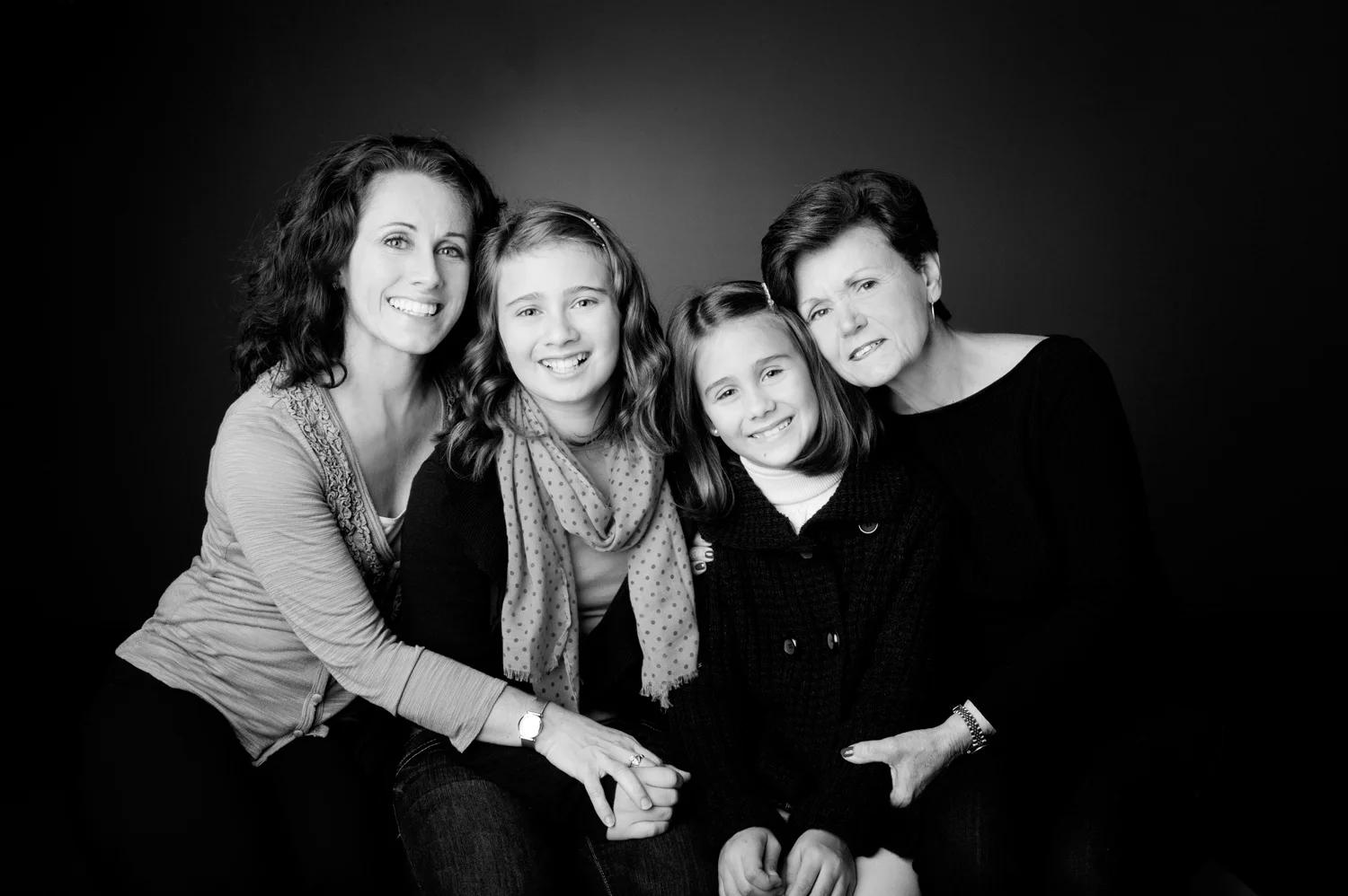 Nicole is a Chicago-based child photographer, family, baby photographer, commercial photographer, specializing in children's photography in Chicago, the Chicago North Shore suburban area and San Diego.