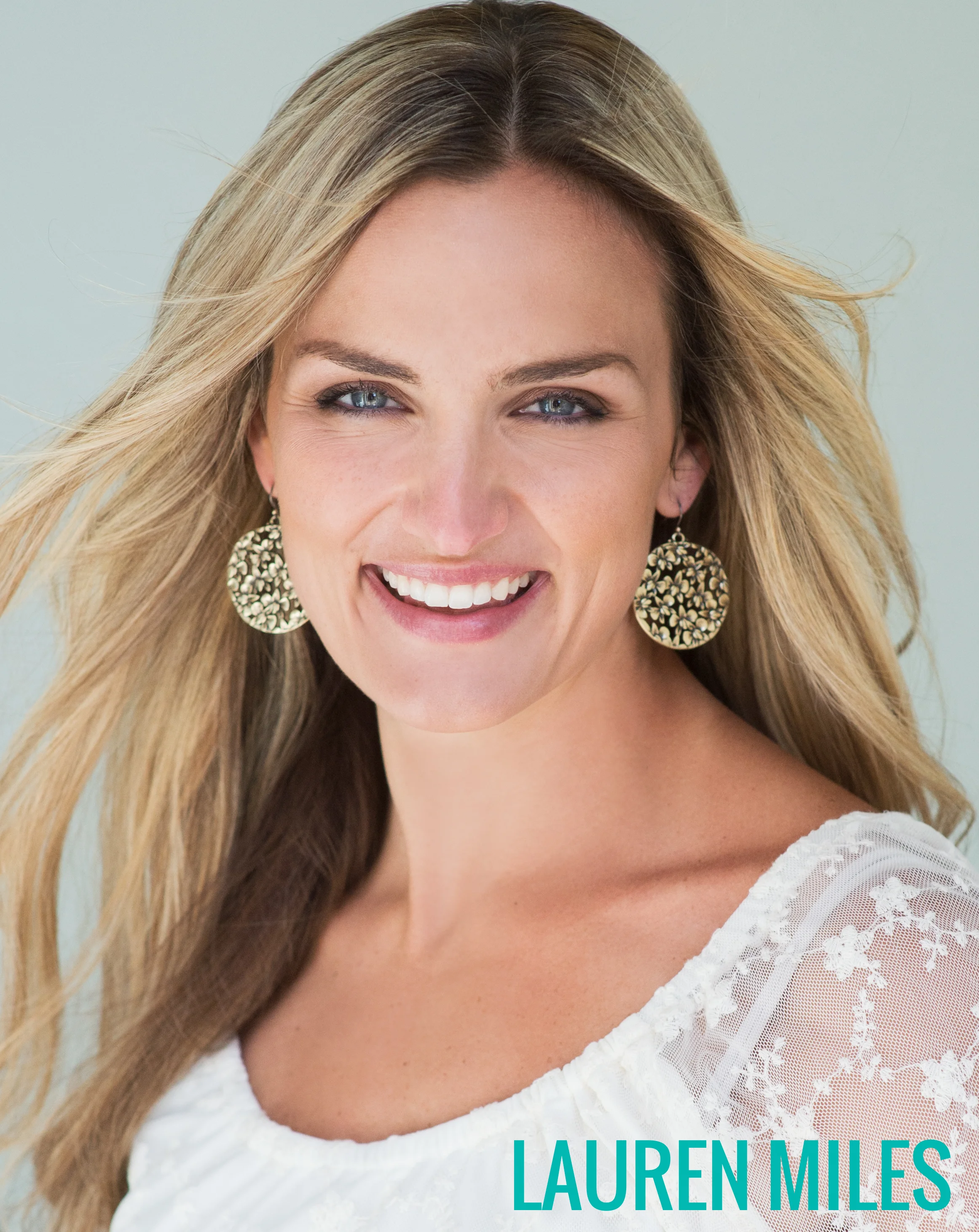 nicolethomas_HeadshotCard.jpg