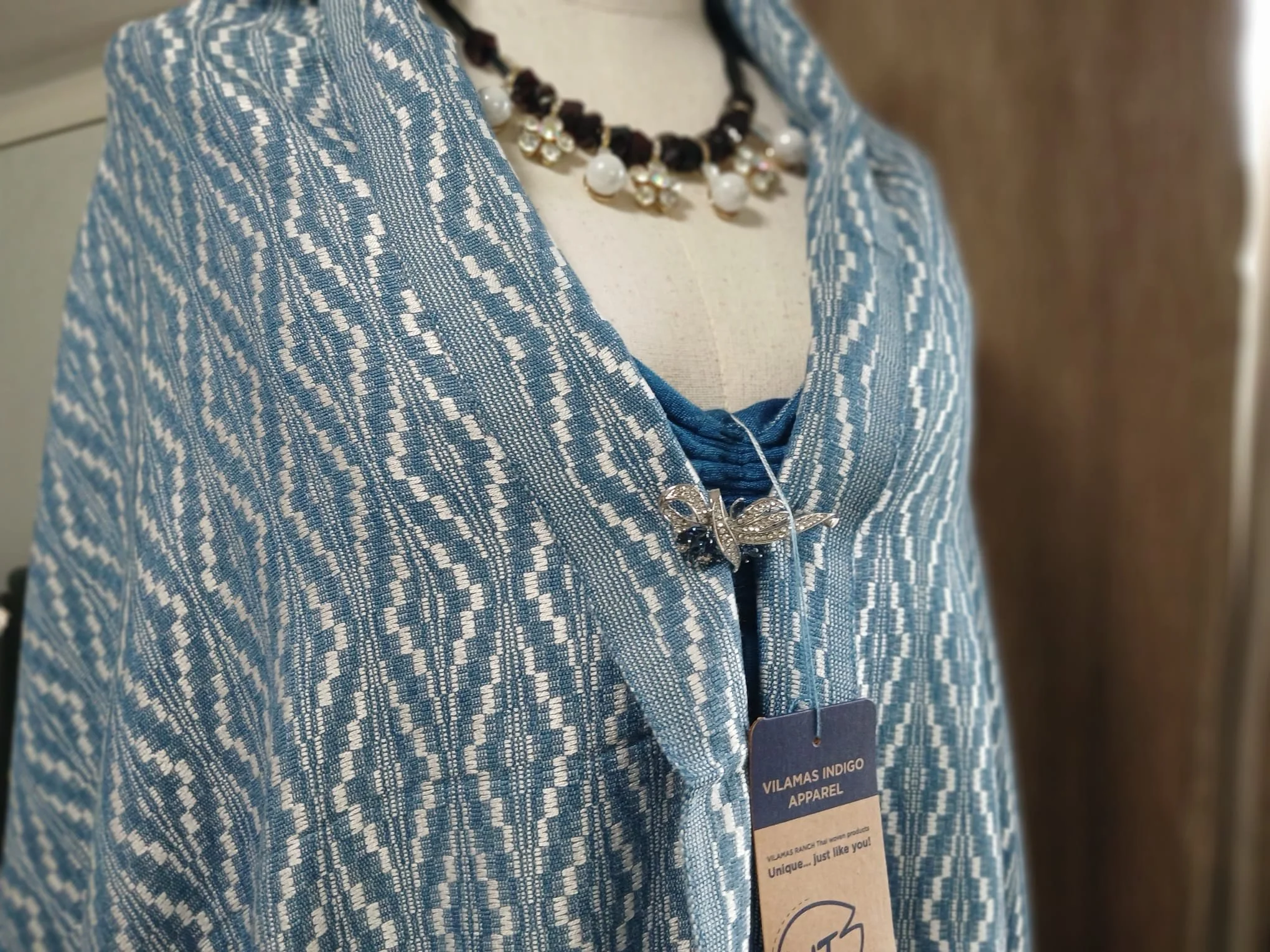 VI Shawl Diamond Eyes in Indigo