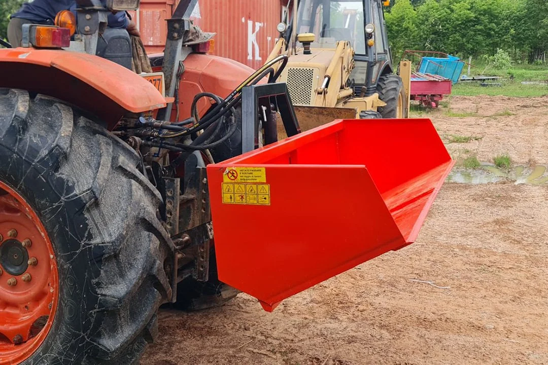 Vilamas_Ranch_Hydraulic_Transport_Box_1.8M_Powered_by_1_cylinder_1.jpg