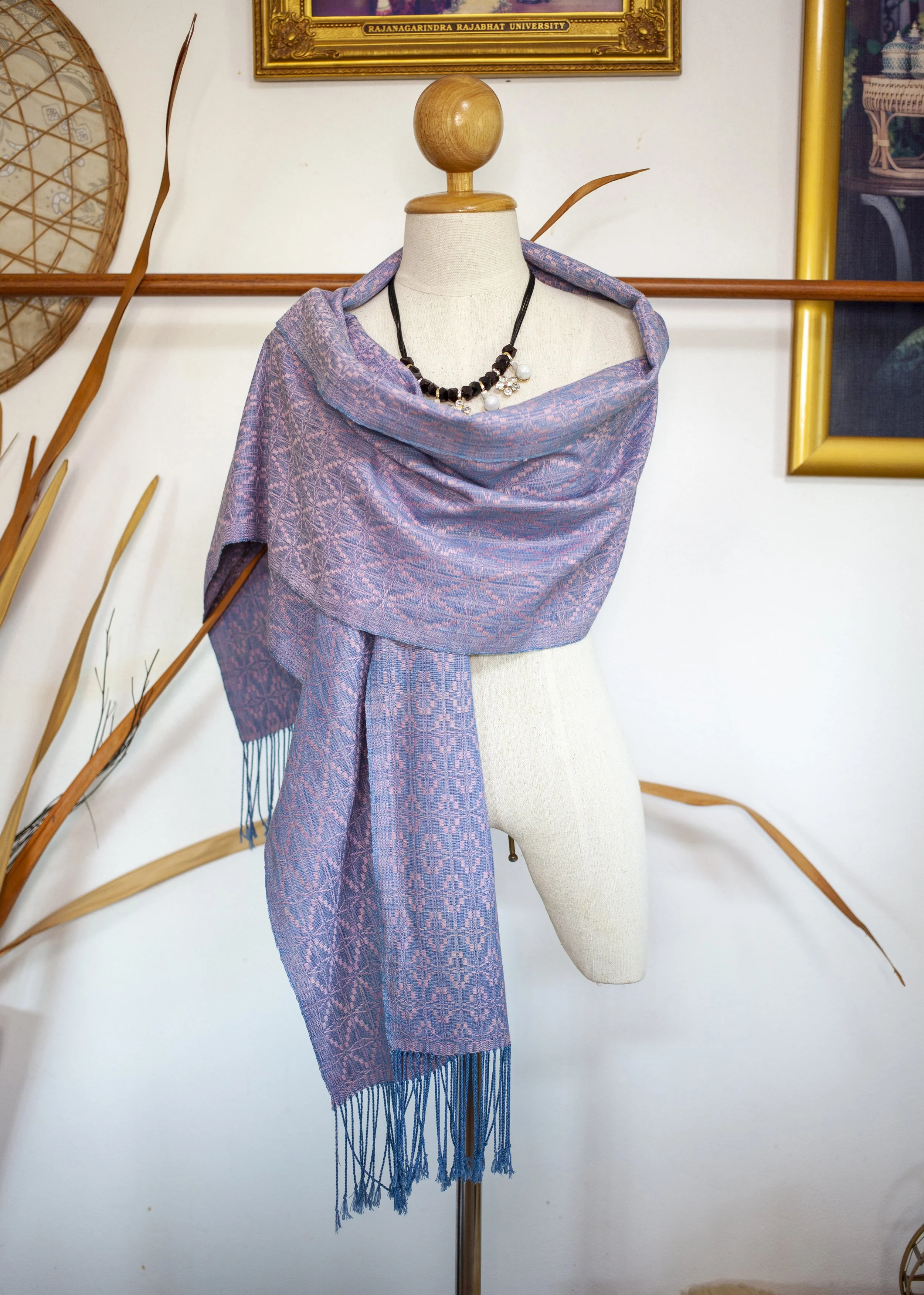 VI Scarf Lomdao in Indigo and Sappan Wood