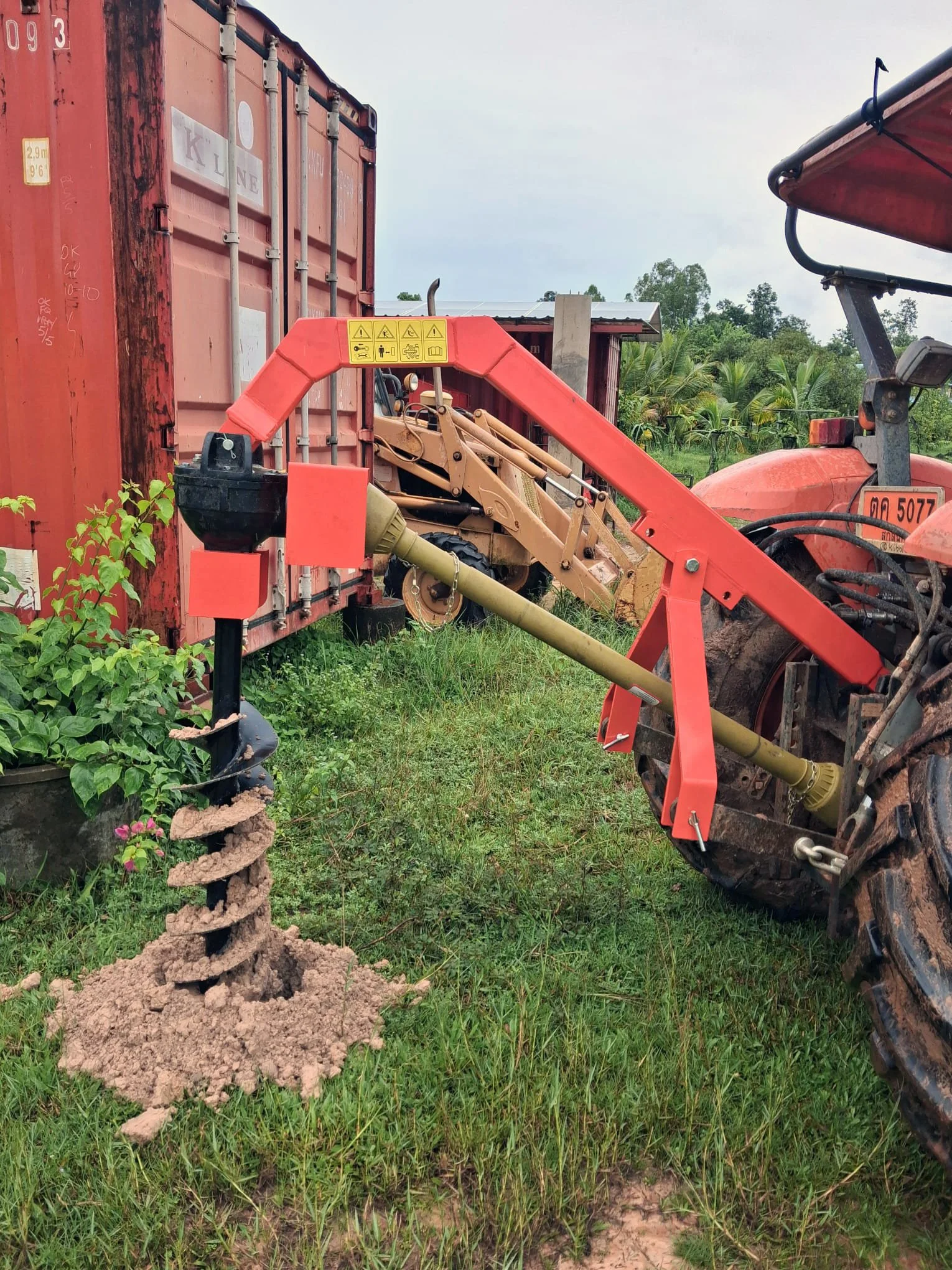 TRACTOR MOUNTED POST HOLE DIGGER 3.jpg