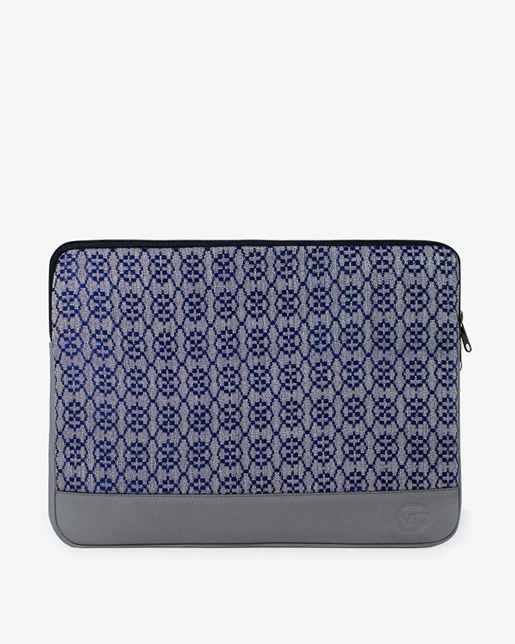VI Laptop Pouch 16" Crystal in grey buffalo hide leather