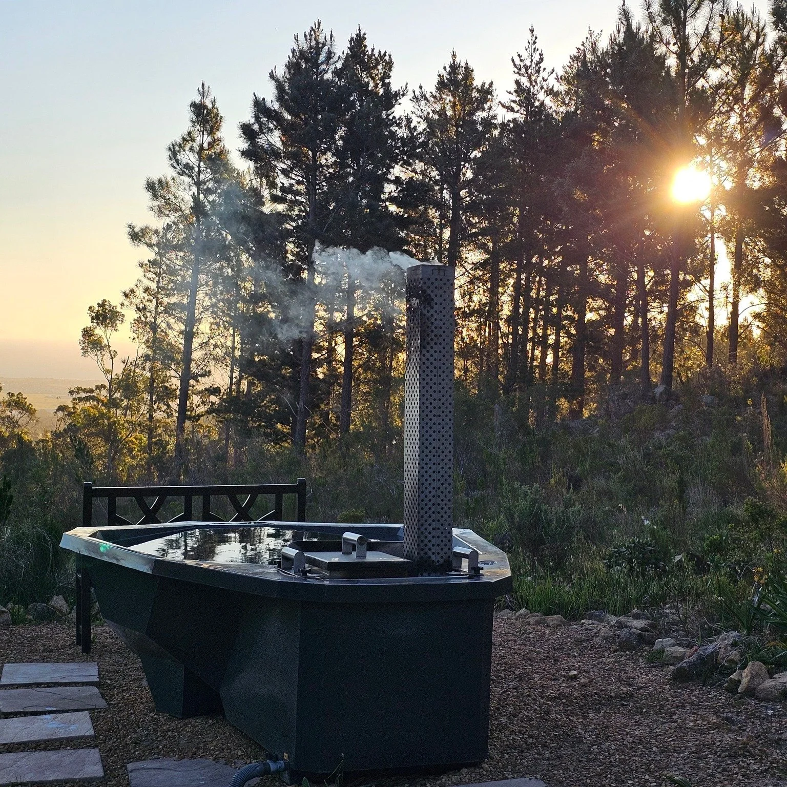 Unwind In The Hot Tub At Phezulu Or Ezantsi Lodge, While Enjoying Breathtaking Views Of False Bay And The Hottentots Holland Mountains 🏡
‼️SAVE‼️When You Book Direct: www.lalapanzilodge.co.za
📞 Call Or WhatsApp: +27 83 452 2083 📞
📧Email: info@la