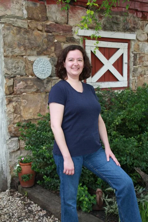 I am a totally respectable writer. You can tell by the nice scenery I'm standing beside.