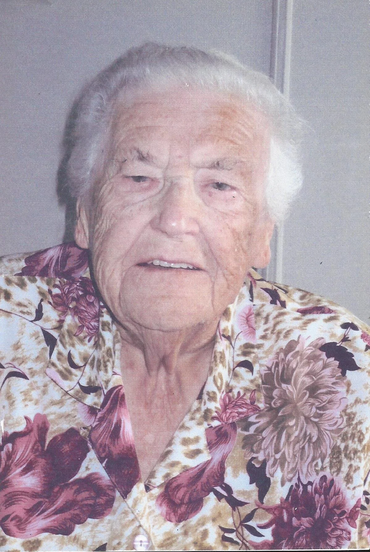 Eva Lawrence1.jpg