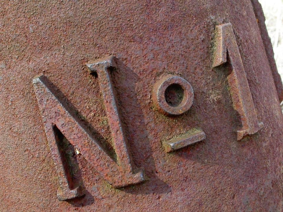LB001