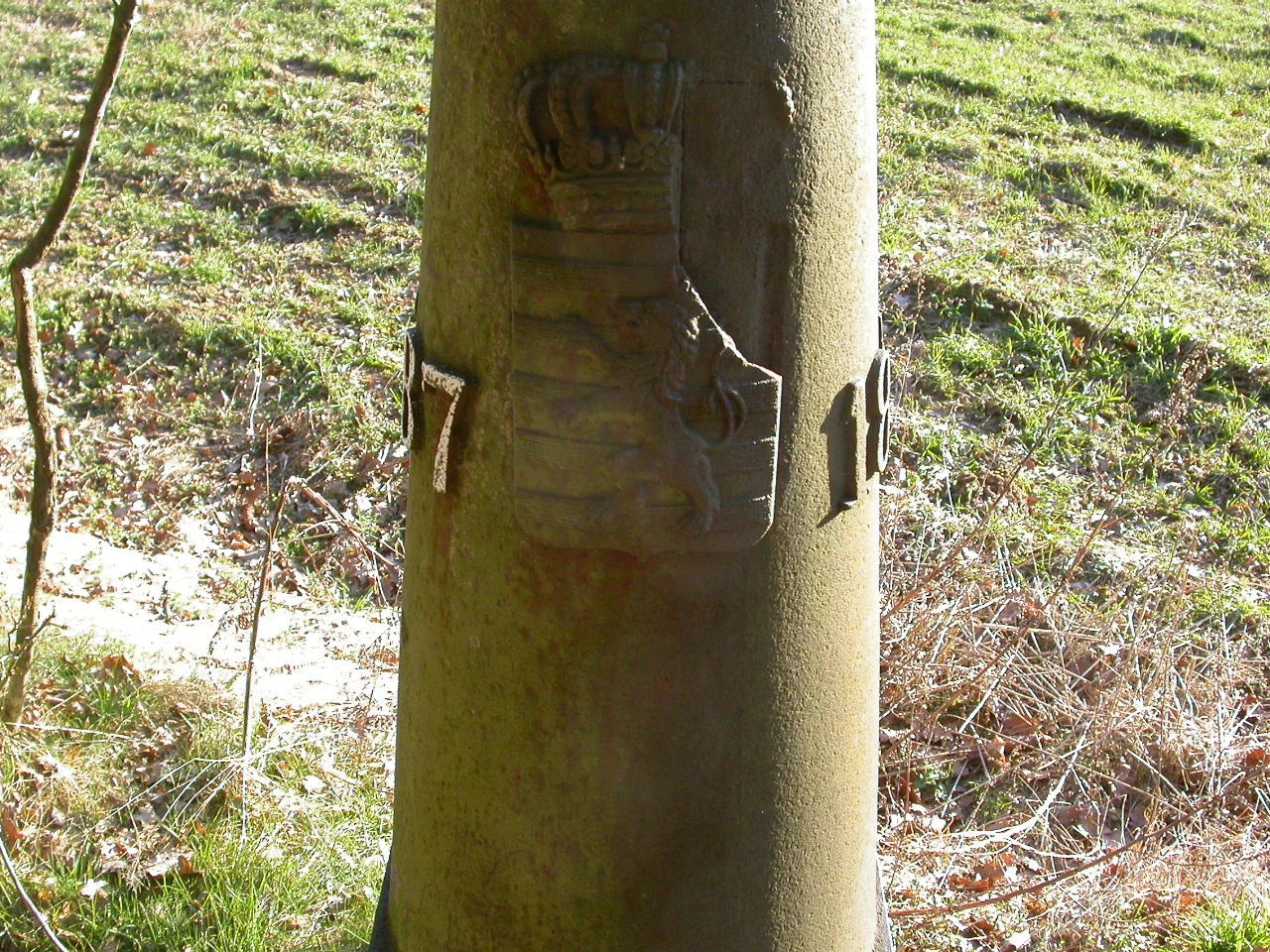 LB 087 detail2.JPG