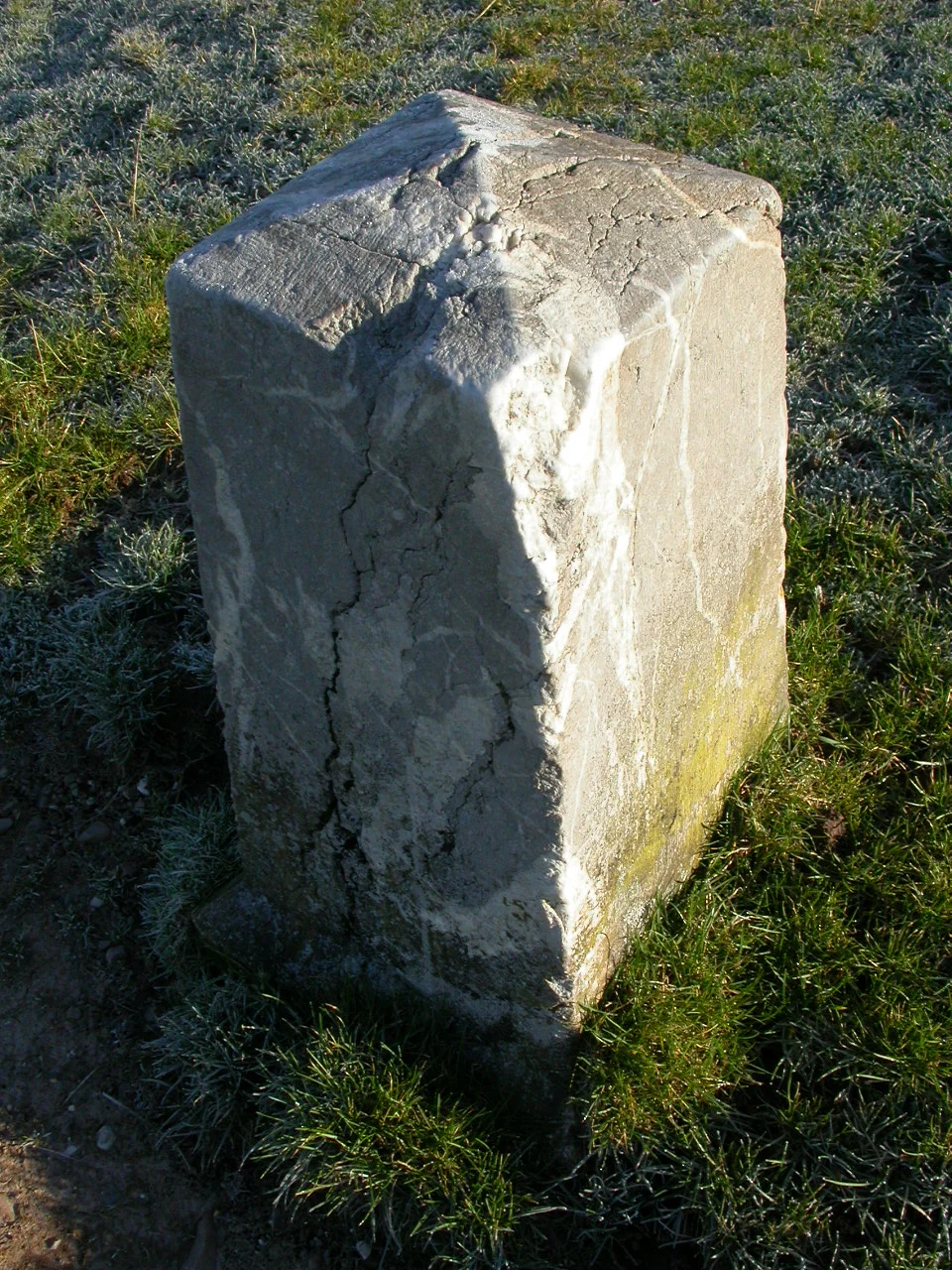 borne pierre bleue.JPG