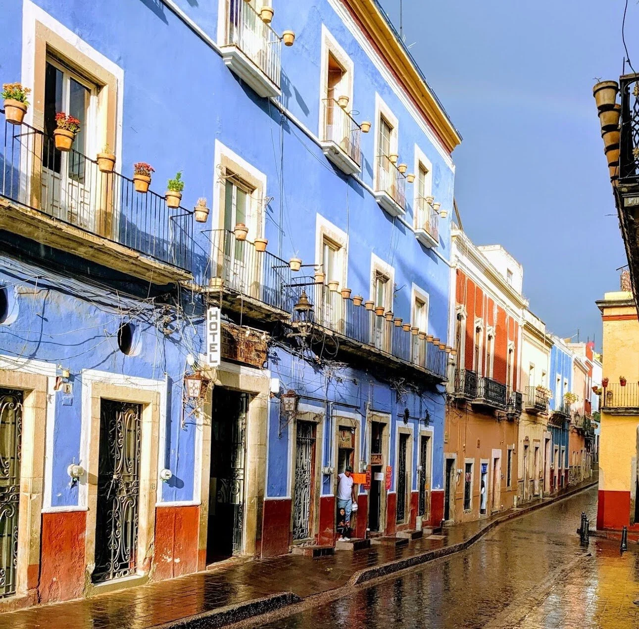 Take a tour of Guanajuato, Mexico in SERVING SIN