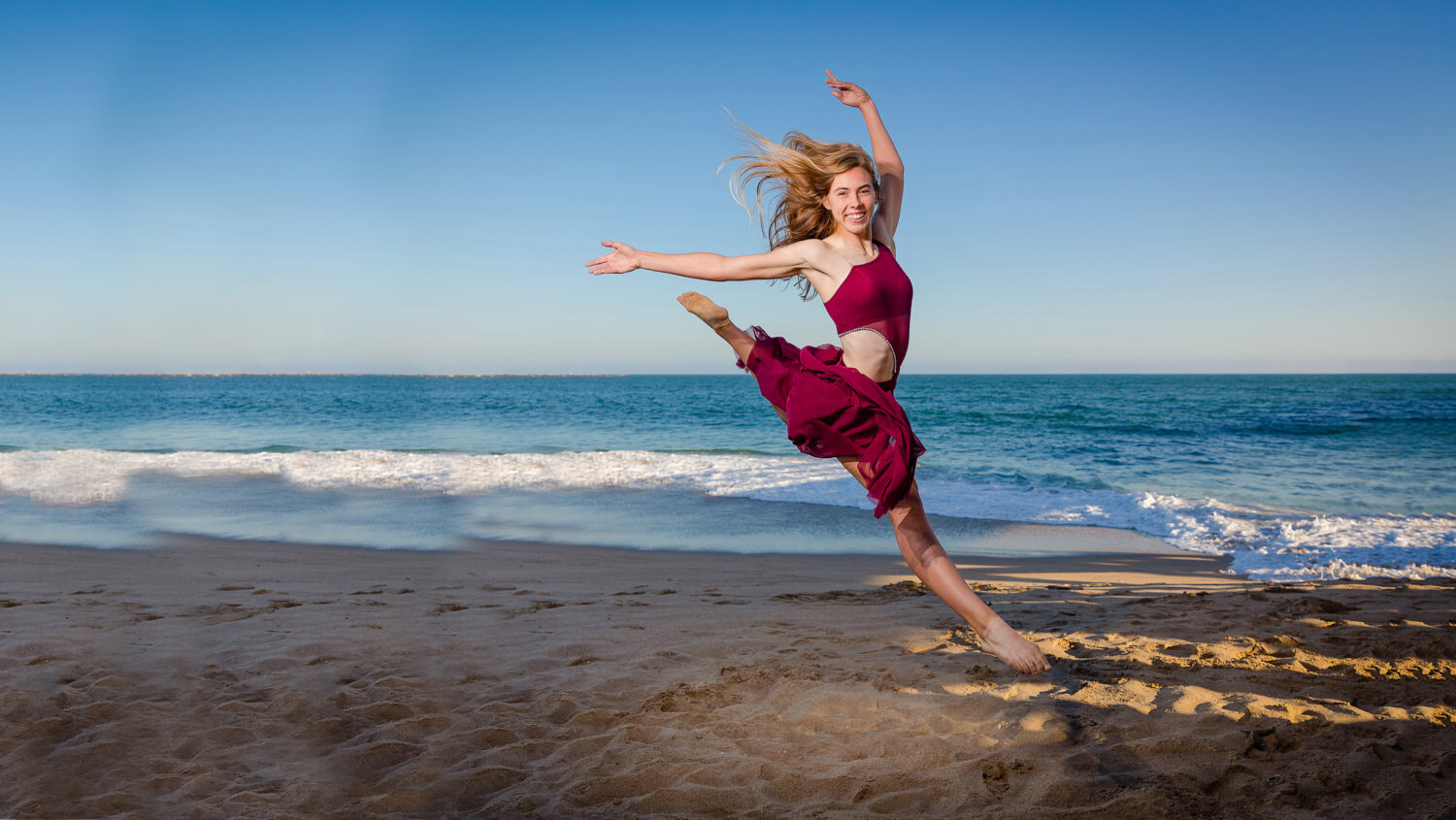 Seal-Beach-portrait-dancer-jump.jpg