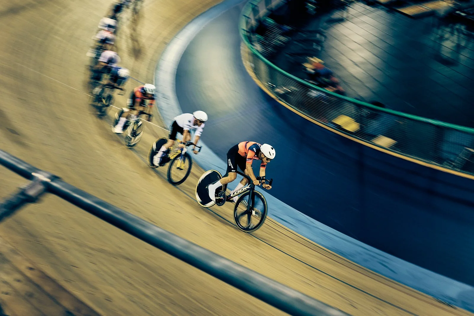 Learning to See Speed: My First Time Photographing the Velodrome