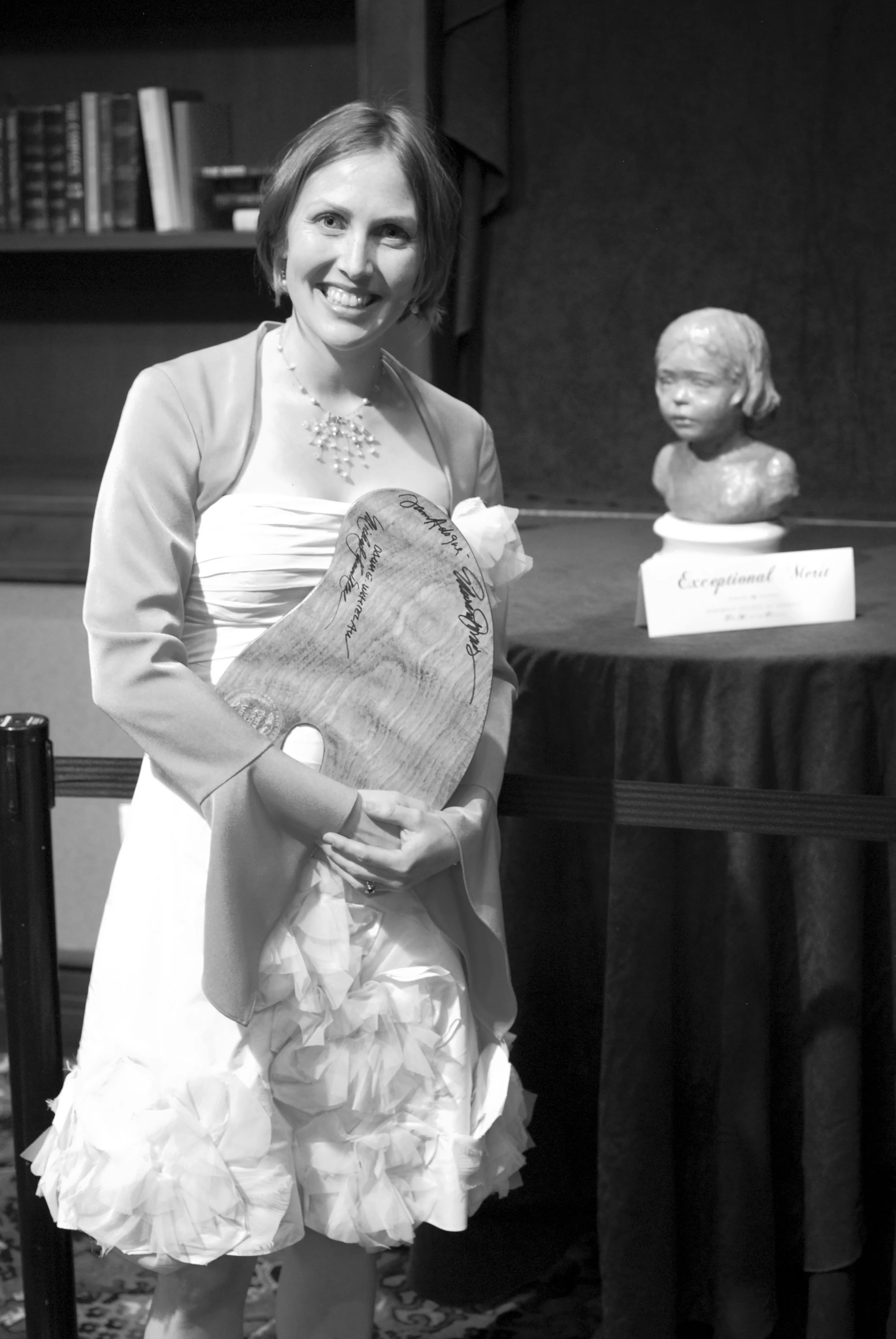 Mardie Rees received an Exceptional Merit Award from Portrait Society of America's International Competition for "La Petite Fleur" in 2014