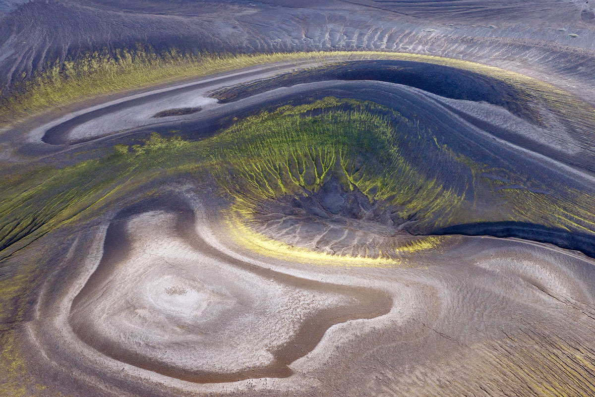 volcanic mound 5040.jpg