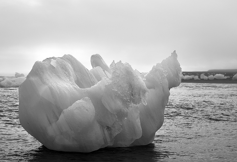 jokulsarlon ice bowl 3897.jpg