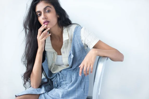 Allison Wonderland ss14.jpg