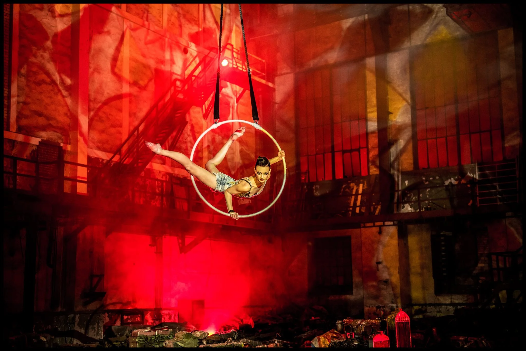 Leah Hoop Planche.jpeg