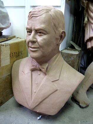 Statues.com    Life-Size Bust-Cart Driver-Sm.JPG