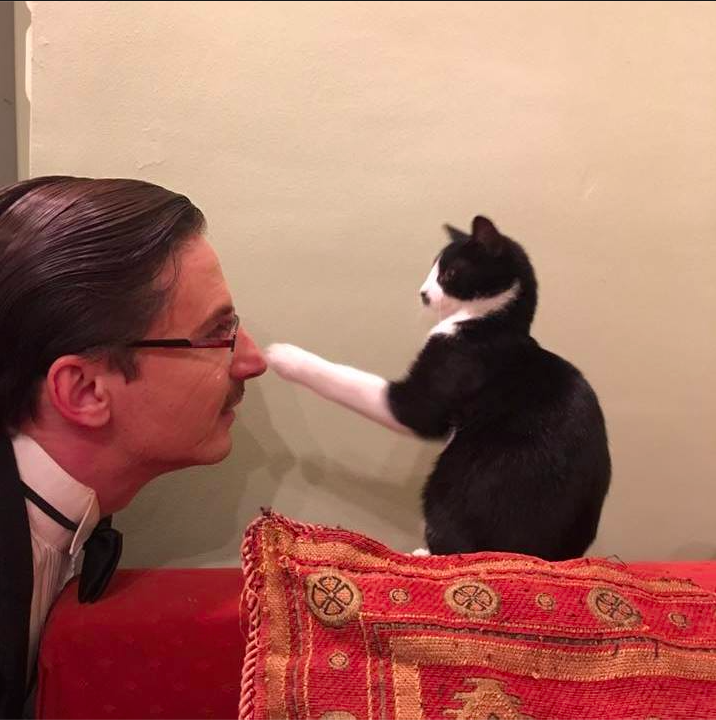 dimitri: nose to paw, 12/2016