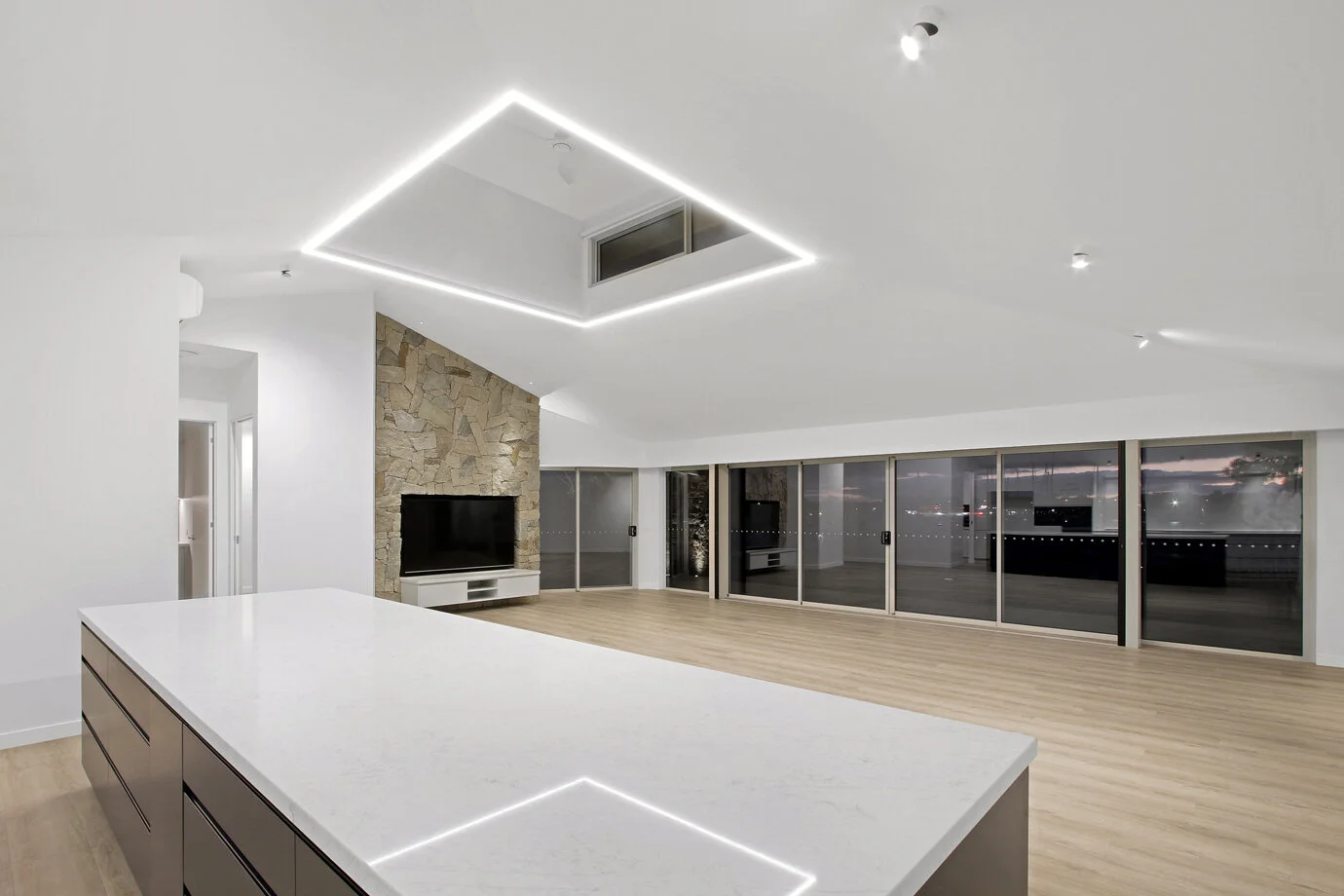 17 Western Blvd Raymond Island WEB (42).jpg