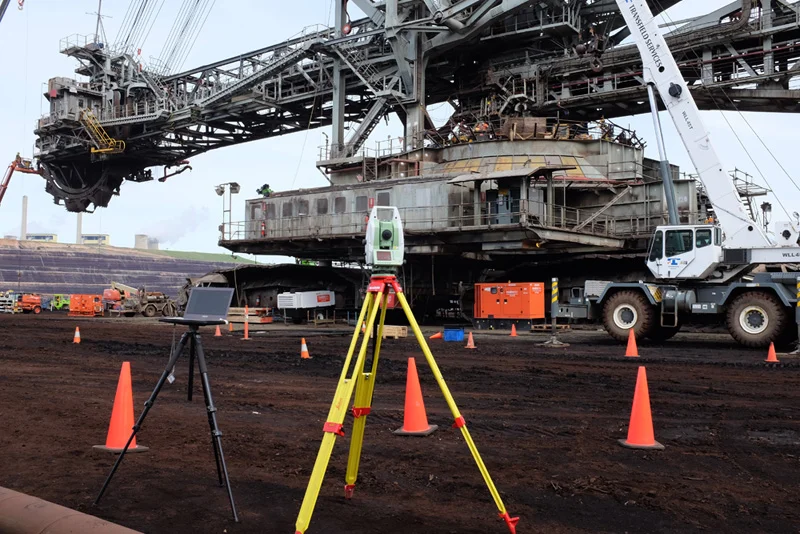 Deformation measurement and analysis of large mining equipment.