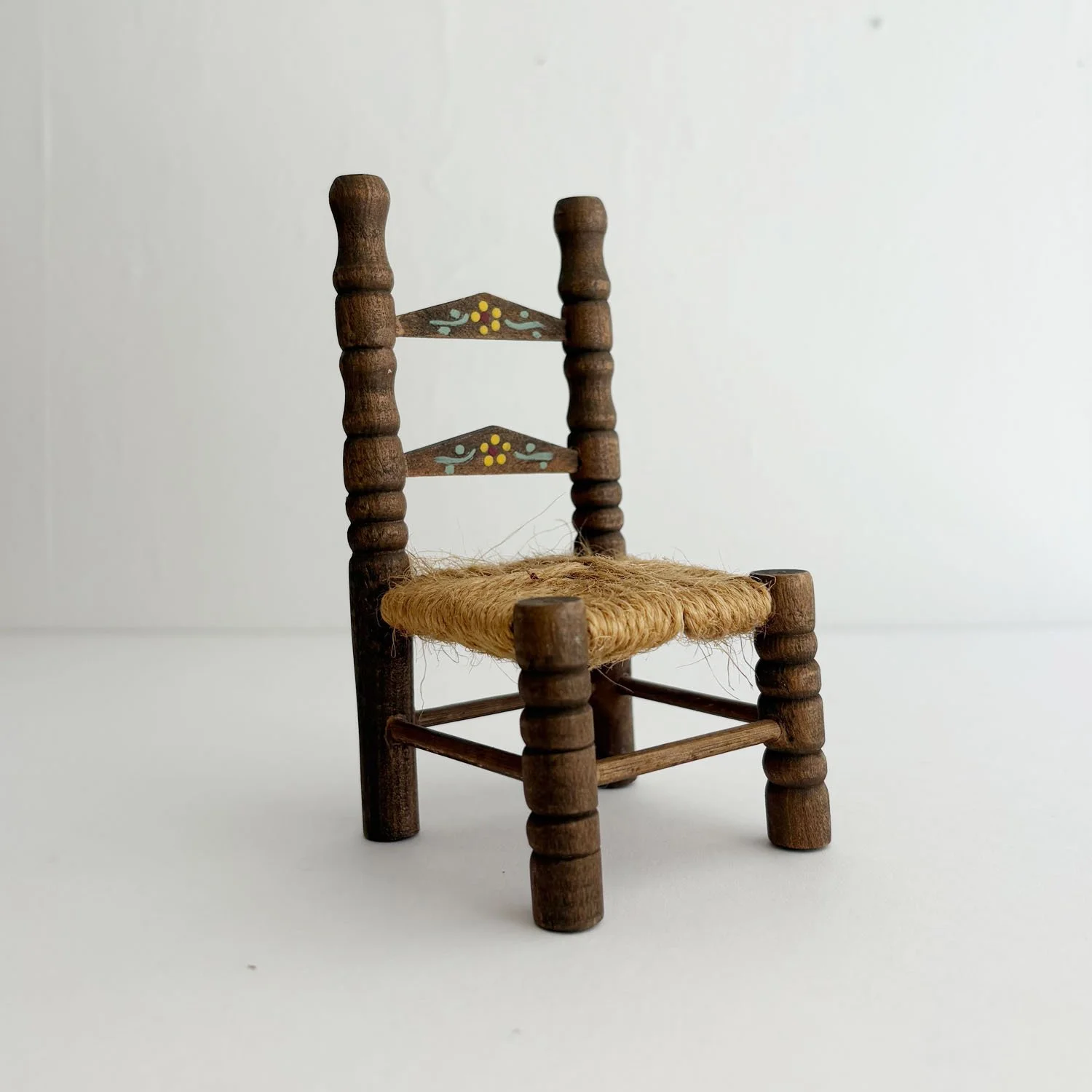 vintage-wood-dollhouse-chairs-2.jpg