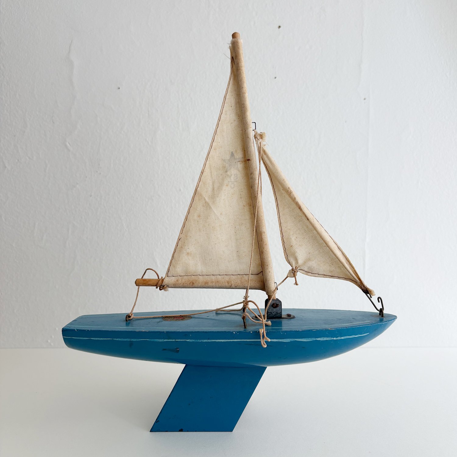 Pondyacht3.jpg