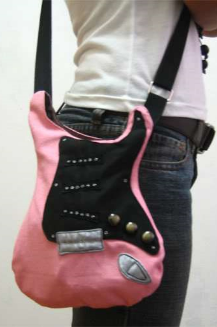 Guitar Bag Tutorial @ Bored & Crafty