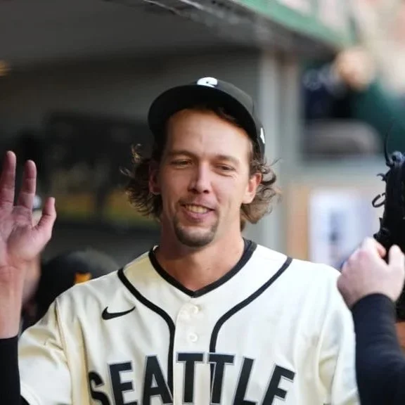 Mariners’ Gilbert tops players Sunday, Sept. 27; Miz extends lead, Wheeler rises to 5th