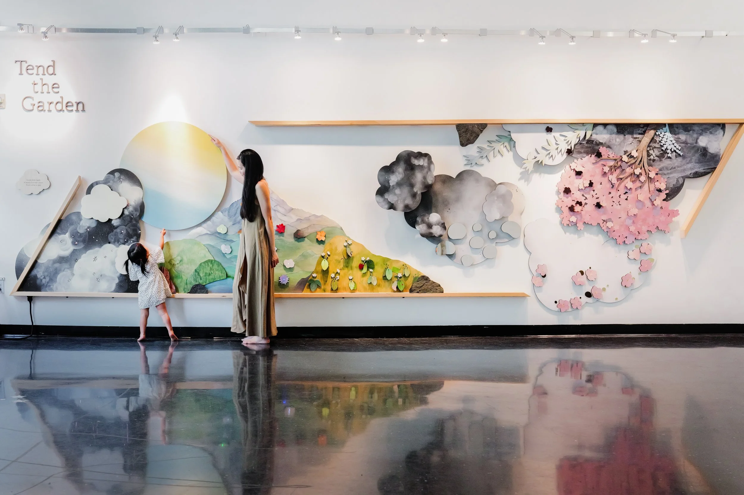 Rong Choy is a Singaporean artist whose practice explores the landscapes of the mind—how memory, identity and emotion shape the worlds within us. Inspired by the natural world, she creates sculptural mindscapes that transform personal histories and 