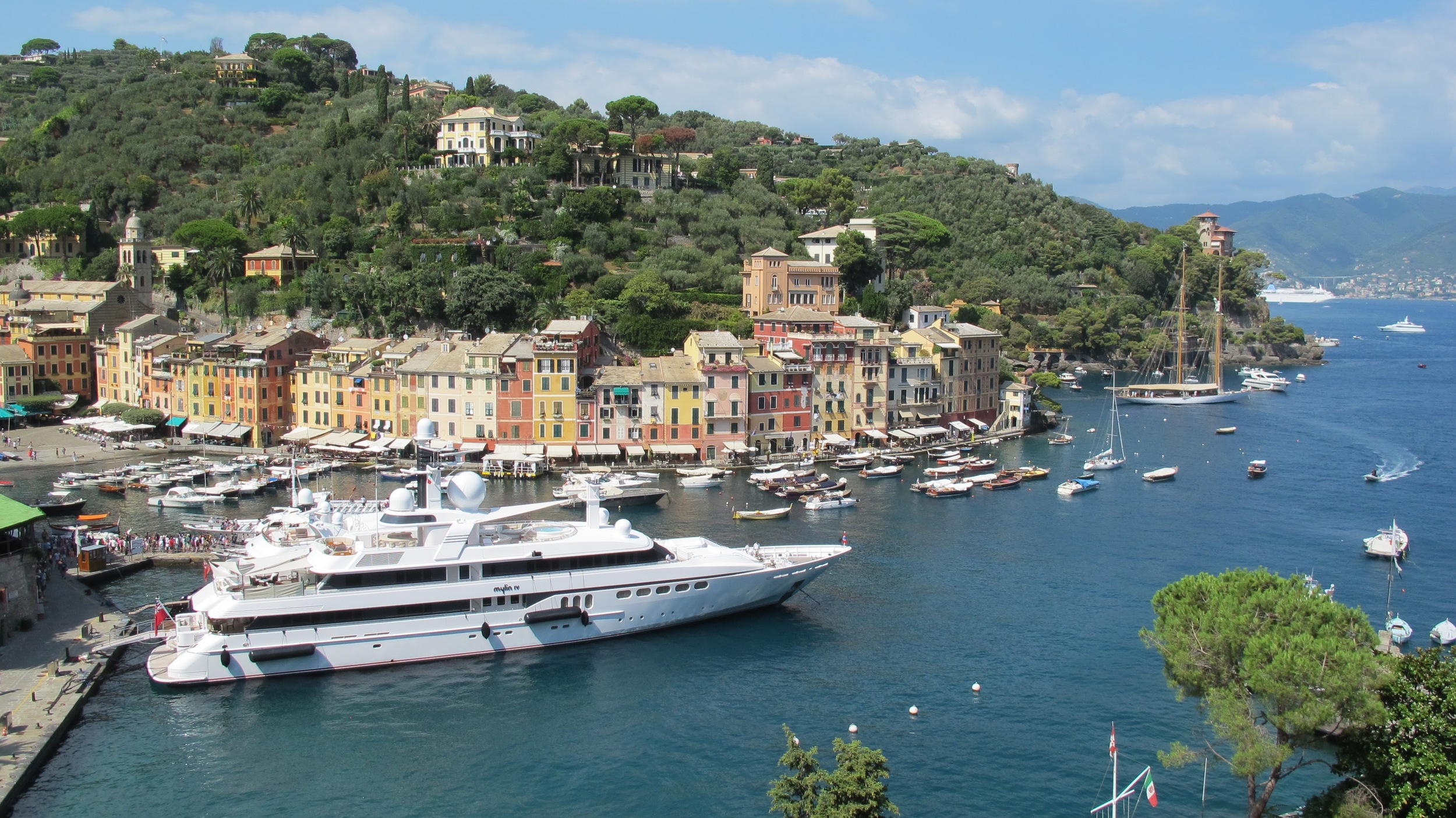 Yacht pollution in Portofino.