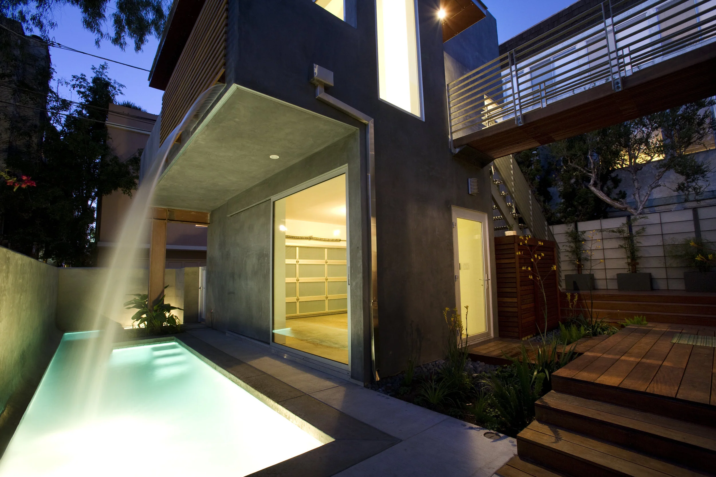 S.E.A.-Studio-Environmental-Architecture-David-Hertz-FAIA-Marina-Del-Rey-sustainable-regenerative-restorative-design-modern-residential-adaptive-reuse-remodel-passive-systems-natural-ventilation-thermostatic-skylight-Ipe-wood-slats-sliding-screen-1.jpg
