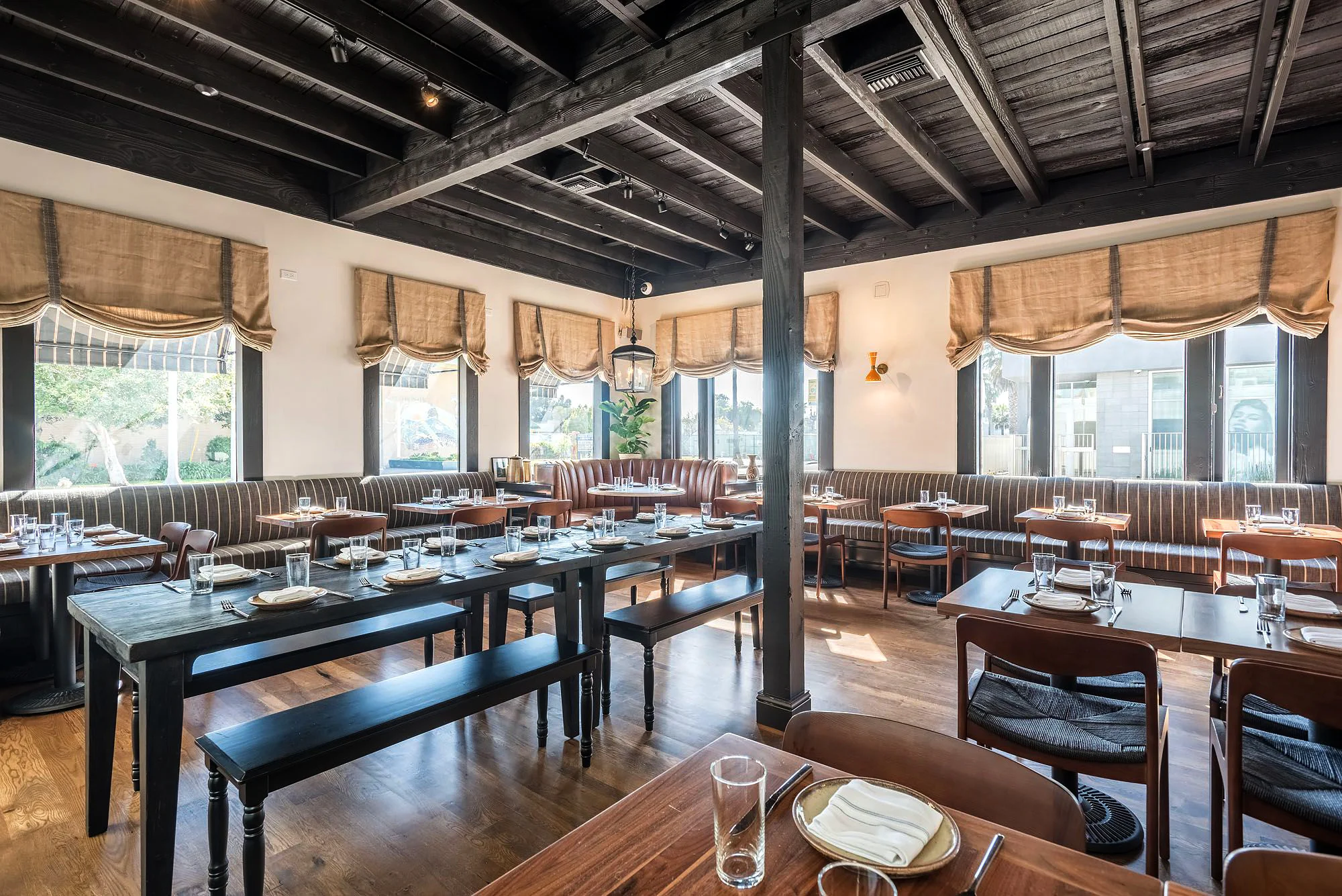 S.E.A.-Studio-Environmental-Architecture-David-Hertz-FAIA-Abbot-Kinney-Restaurant-Venice-Beach-adaptive-reuse-sustainable-regenerative-restorative-design-pedestrian-walkable-urbanism-local-community-context-modern-destination-cuisine-remodel-interior.jpg