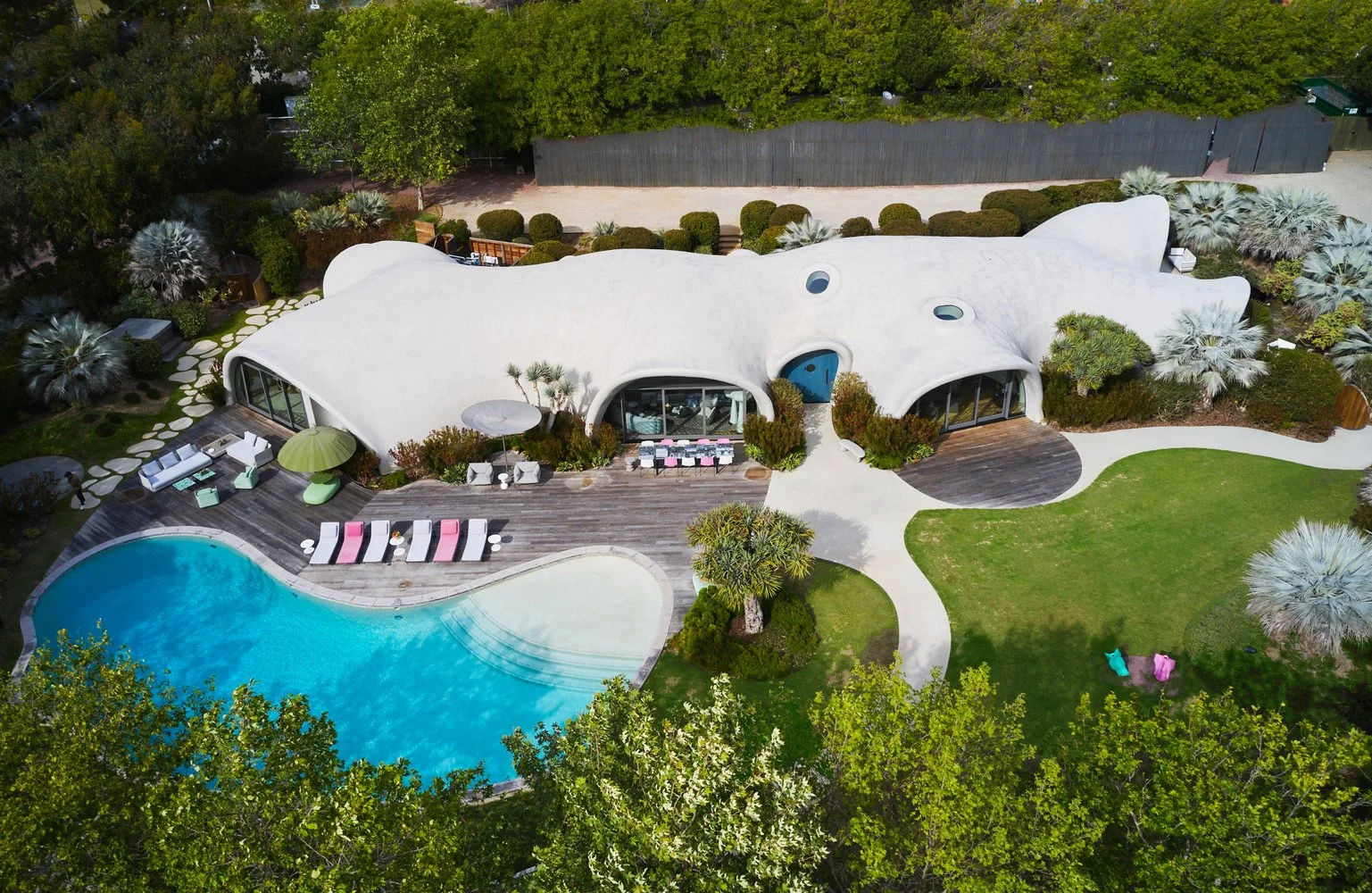 Shell Angeles Shell House — David Hertz Architects & Studio of Environmental ...