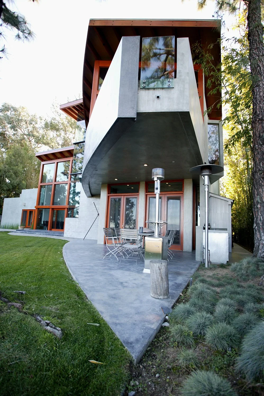 S.E.A.-Studio-Environmental-Architecture-David-Hertz-FAIA-Stradella-House-Los-Angeles-sustainable-regenerative-restorative-design-residential-contemporary-modern-passive-systems-recycled-wood-concrete-green-building-Hollywood-Hills-view-studioea-2.jpg