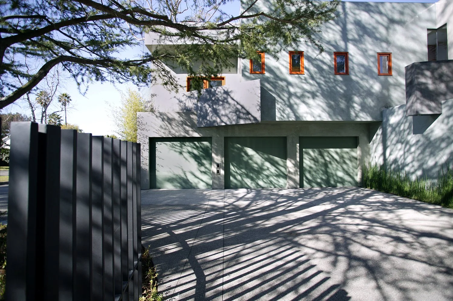 S.E.A.-Studio-Environmental-Architecture-David-Hertz-FAIA-Stradella-House-Los-Angeles-sustainable-regenerative-restorative-design-residential-contemporary-modern-passive-systems-recycled-wood-concrete-green-building-Hollywood-Hills-view-studioea-9.jpg