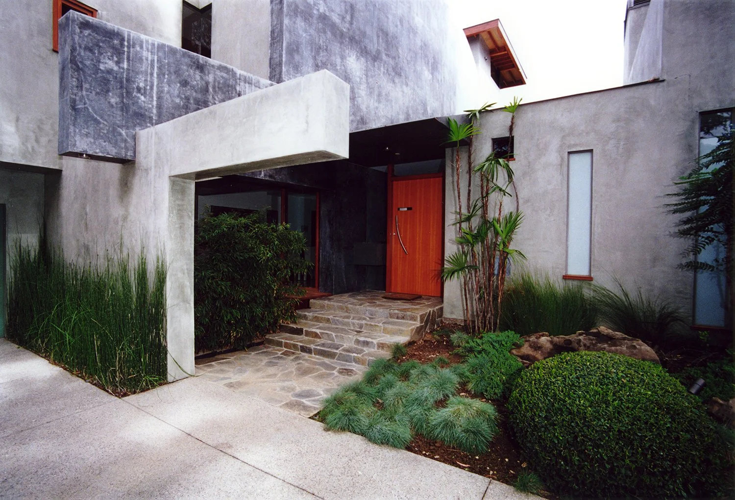 S.E.A.-Studio-Environmental-Architecture-David-Hertz-FAIA-Stradella-House-Los-Angeles-sustainable-regenerative-restorative-design-residential-contemporary-modern-passive-systems-recycled-wood-concrete-green-building-Hollywood-Hills-view-studioea-11.jpg