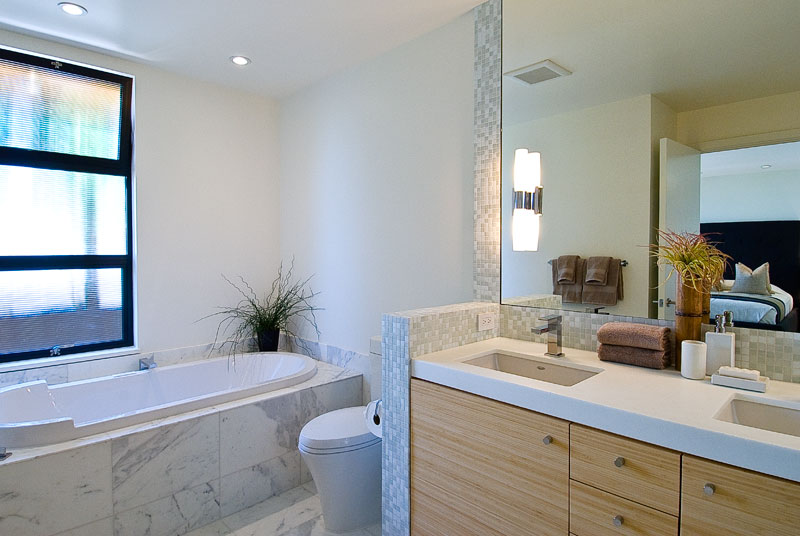 17 Lee House Bath.jpg