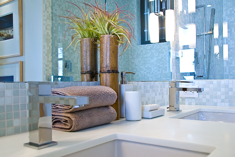 54 Lee House bath detail.jpg