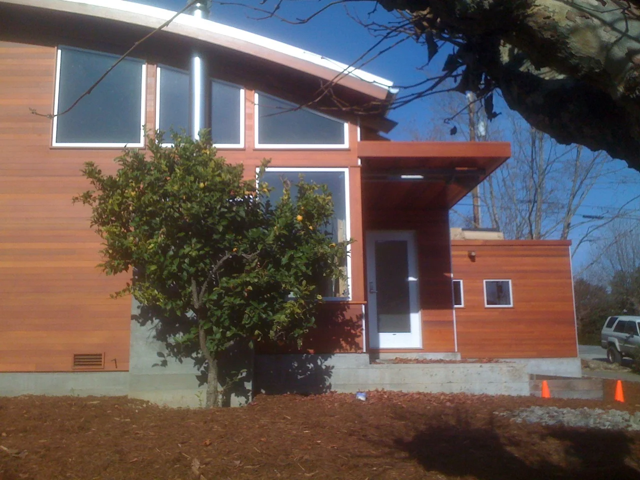 Hui exterior side.jpg