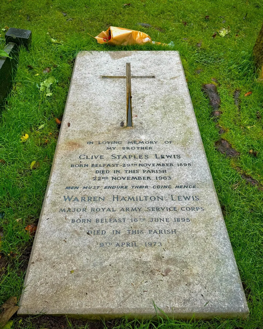 Thinking back on my saunter through the life of CS Lewis. Where he lived, walked, worshipped, imbibed, argued and rests.
#cslewis #thekilns #narnia #oxford #oxfordshire #theinklings #solviturambulando #urbanhiking #merechristianity